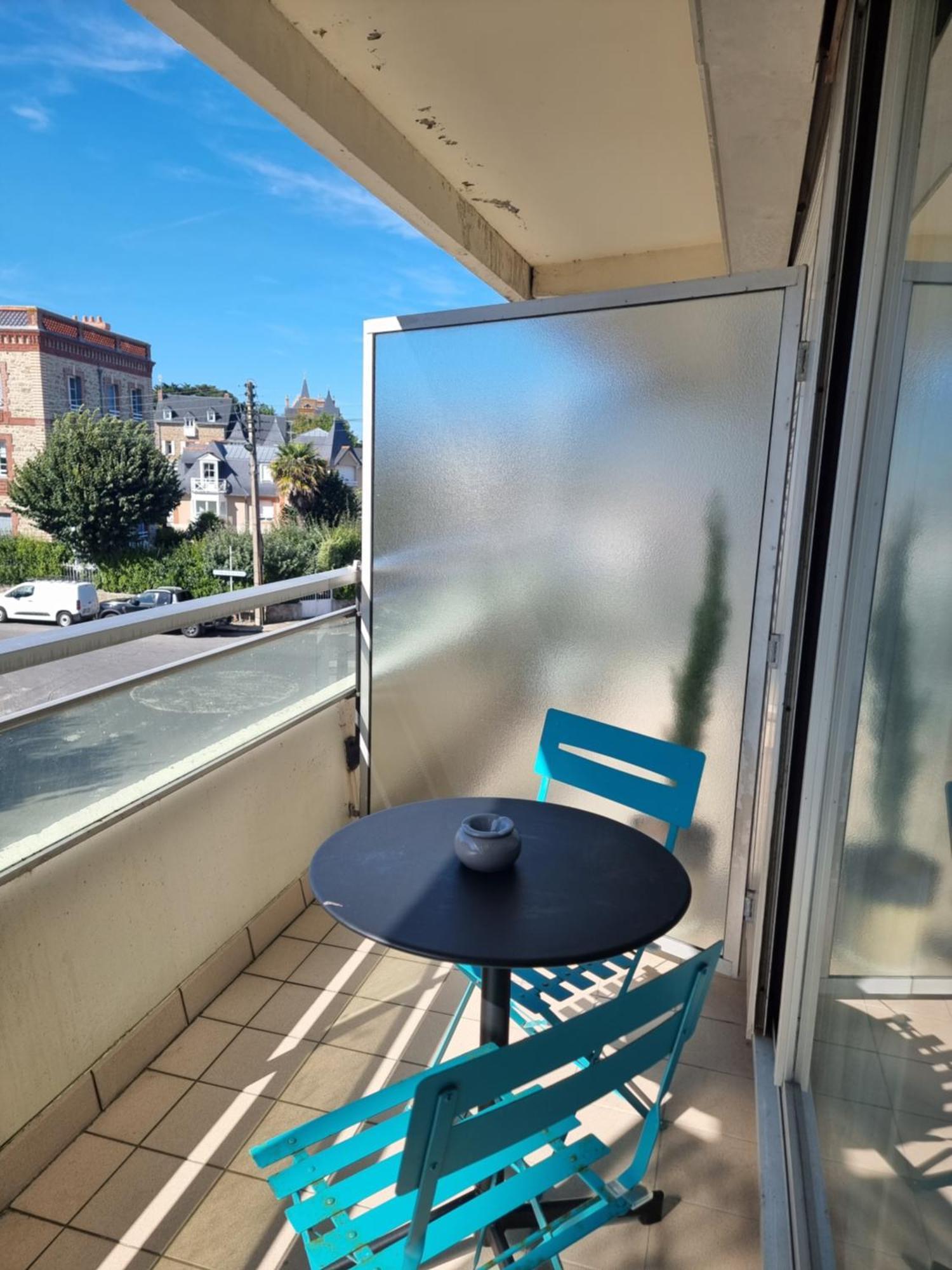 Studio, Balcon Et Acces Direct Page Dinard Exteriör bild